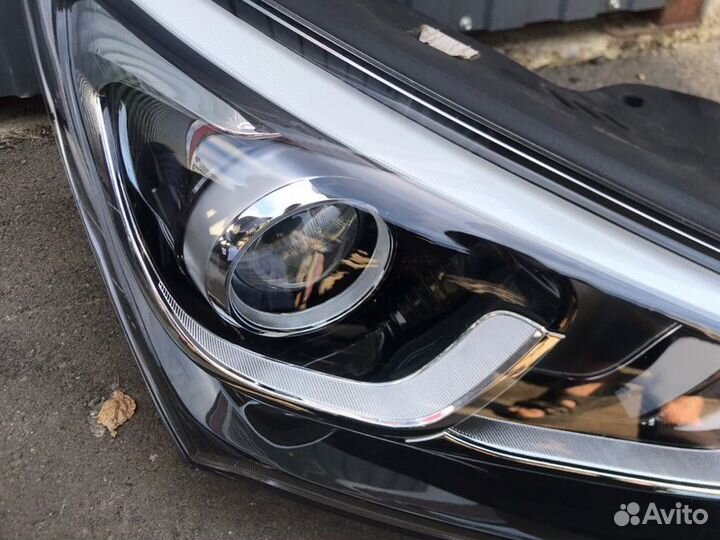 Фара ксеноновая передняя правая Hyundai Santa Fe