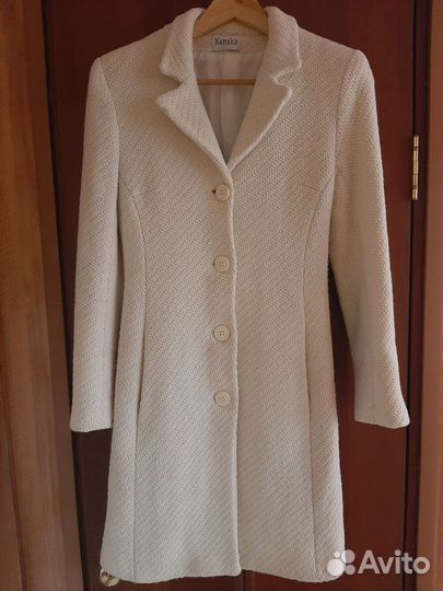 Пальто белое