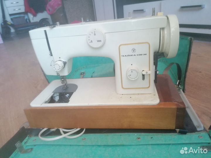 Швейная машина Чайка