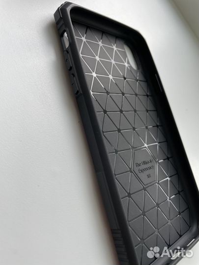 Противоударный чехол на iPhone XR