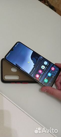 Samsung Galaxy A30, 3/64 ГБ