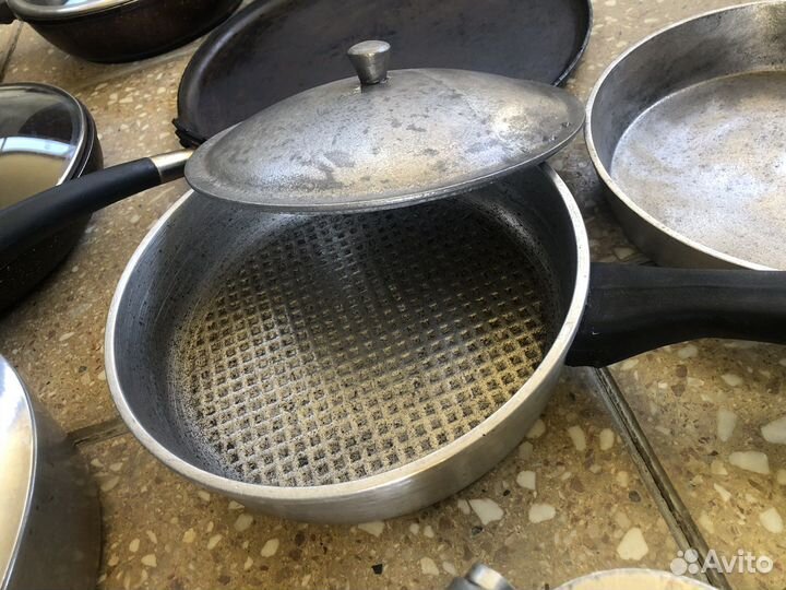 Сковородки сатейник и соковыжималка