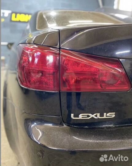 Красные задние фонари Lexus IS 250