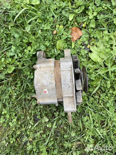 Продам генератор с ваз 2106