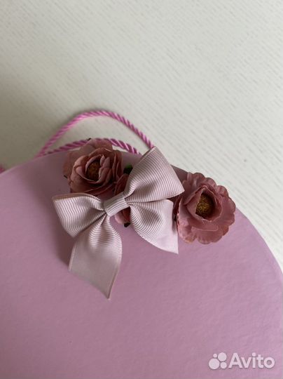 Подарочная коробка