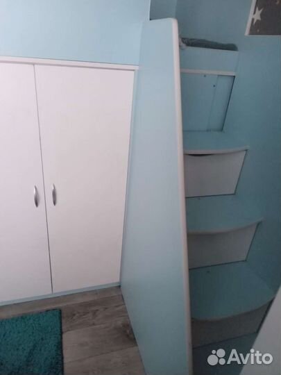 Двухъярусная кровать