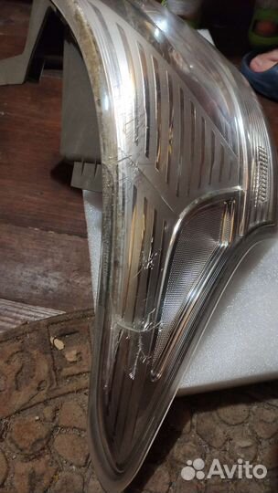 Задняя левая фара митсубиси аутлендер