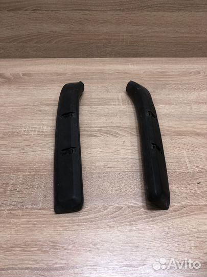 Накладка петли багажника левая Volkswagen Touareg