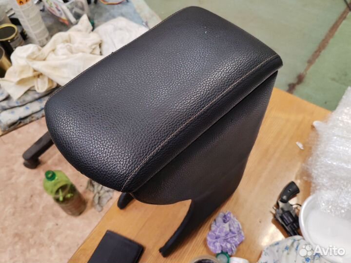 Подлокотник nissan X-trail 2000-2006