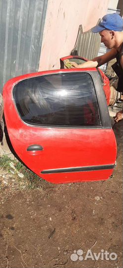 Дверь задняя правая Peugeot 206 седан