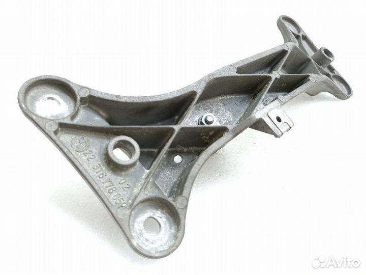 Кронштейн кпп Bmw 3-Series E90 2.0 2010