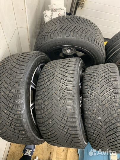 Michelin X-Ice North 4 SUV 275/45 R20 и 305/40 R20