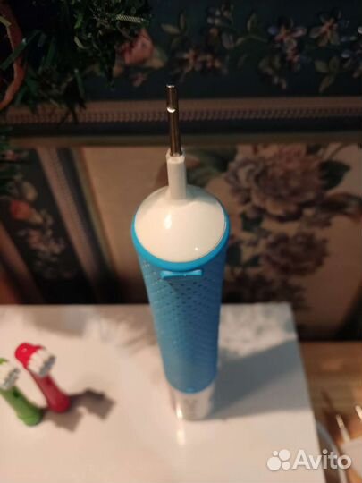 Электрическая зубная щетка детская Oral-B