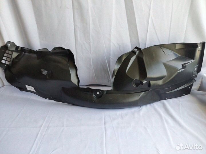 Подкрылок передний правый Renault Logan
