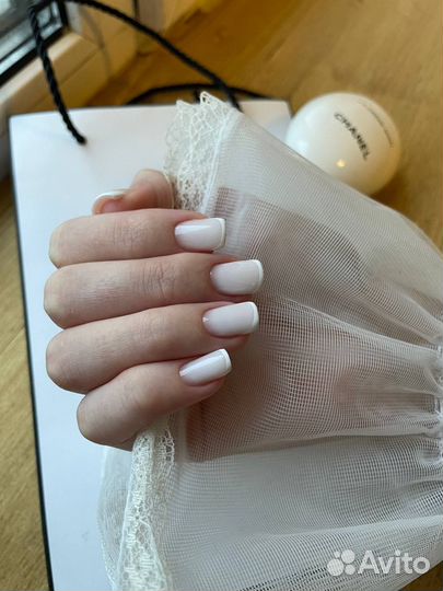 Модель на маникюр