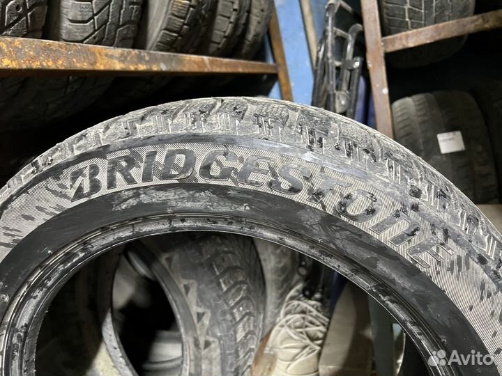 Bridgestone Blizzak Spike-01 235/55 R18