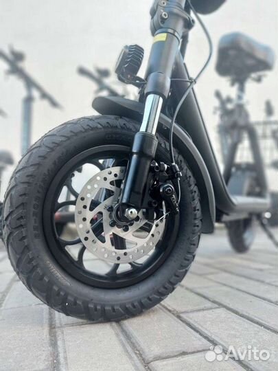 Электросамокат с большими колесами