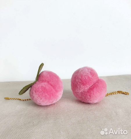 Персик брелок на сумку, рюкзак,в авто