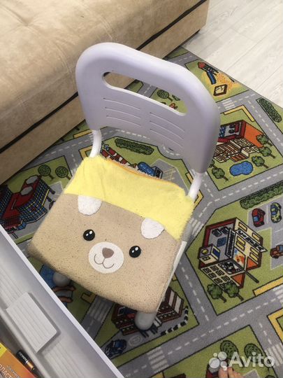 Детский письменный стол и стул