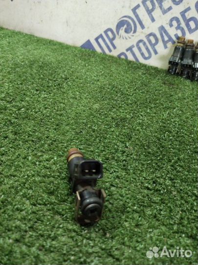 Форсунка Honda Civic хэтчбек 1.8 R18A2 2006