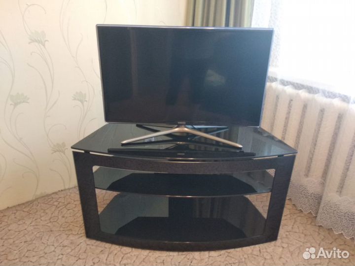 Тумба под телевизор