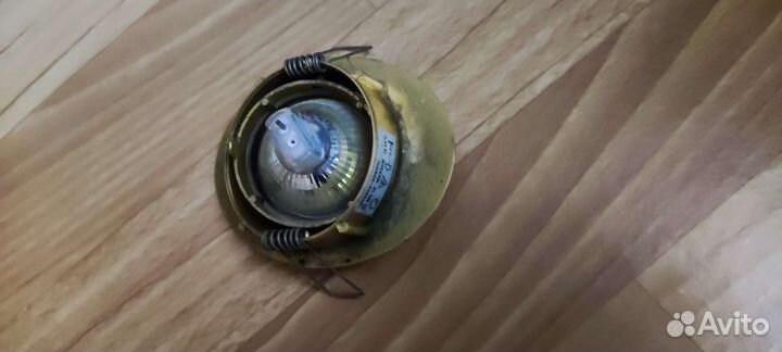 Потолочный точечный светильник