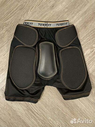 Защитные шорты для сноуборда и горных лыж детские