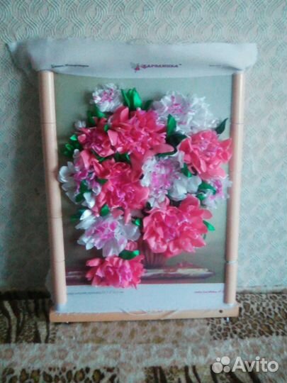 Картина вышитая лентами