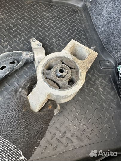 Рычаг передней подвески правый 1k0407152BC