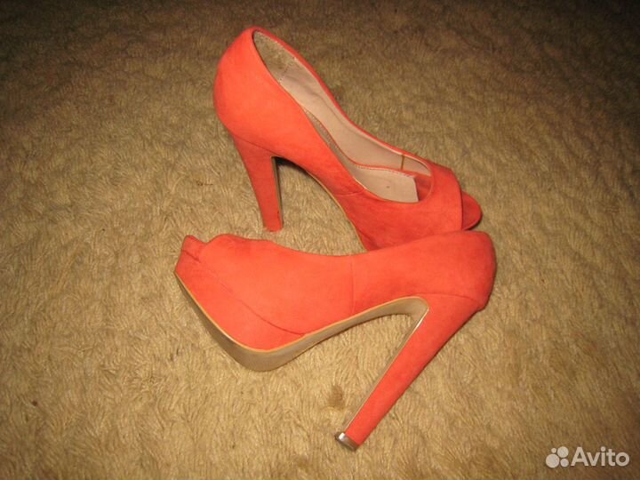 Туфли женские на каблуке