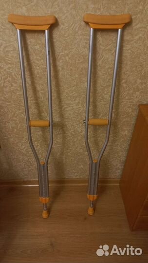 Костыли с резиновыми подкладками 114см-138см длина