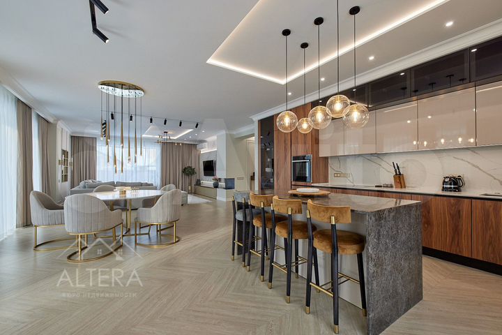 Коттедж 269 м² на участке 15 сот.