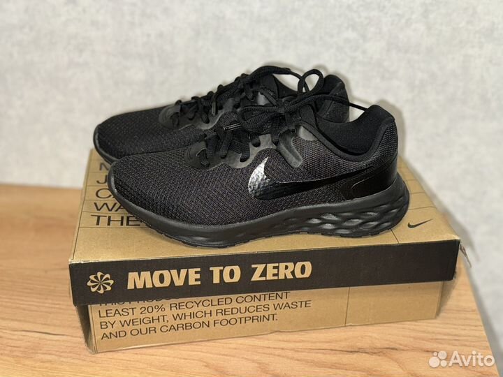 Кроссовки nike новые оригинал 38