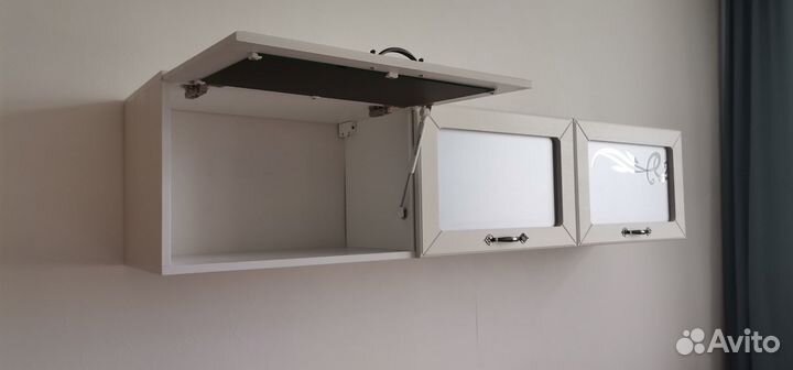 Полка навесная бу