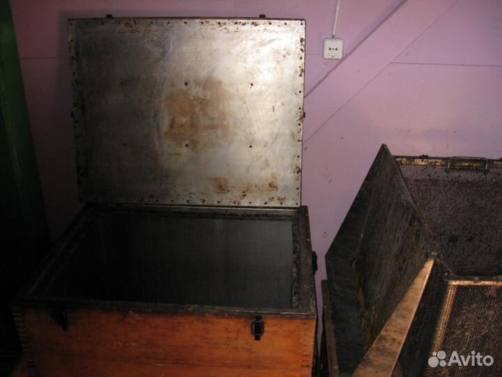 Воскотопка электрическая и др. пчеловод. приспособ