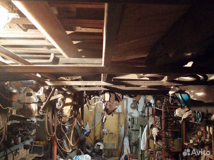 Продам багажник на toyota hiace03г