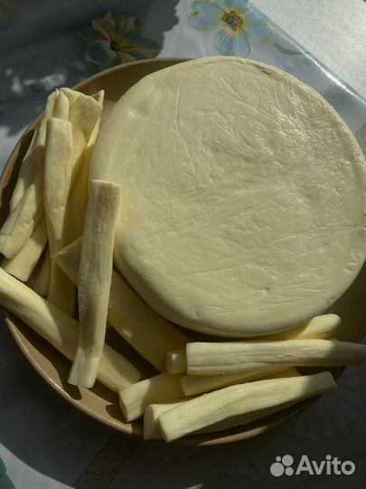 Сыр копчёный и сыр адыгейский