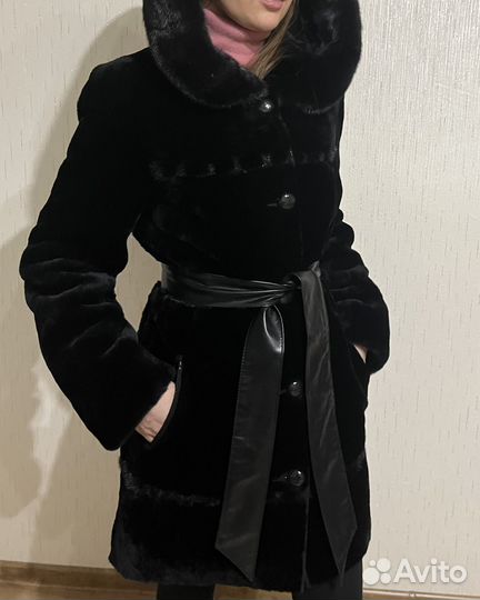 Шуба мутоновая с капюшоном из норки 42-44 р
