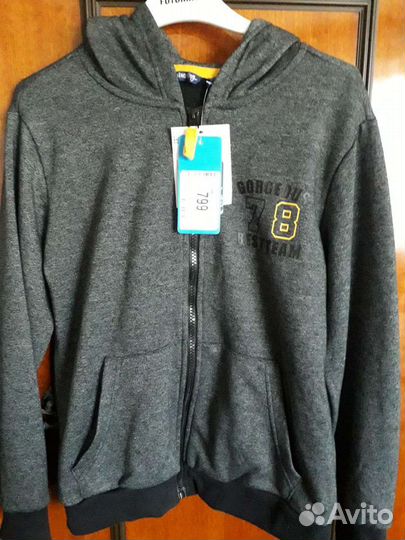 Кофта на мальчика новая