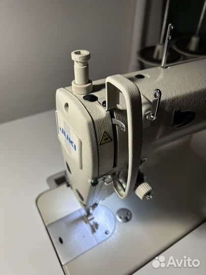 Прямострочная промышленная швейная машина