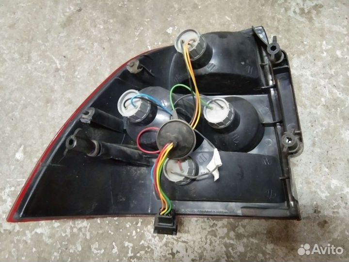 Фонарь задний правый Лада Приора седан