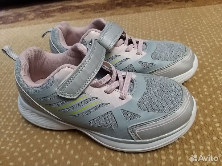 Кроссовки для девочки (сменка)