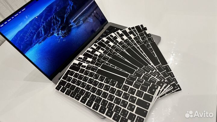 Клавиши клавиатуры MacBook Air 2021-2022