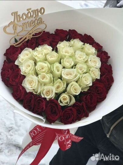 101 роза в форме сердца