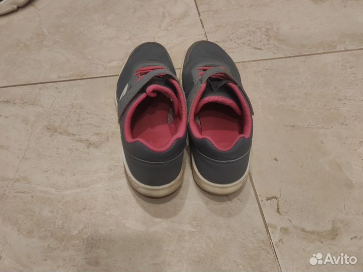 Кроссовки для девочки