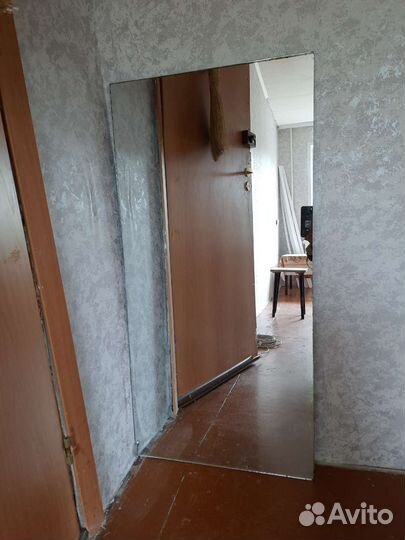 Зеркало из шкафа