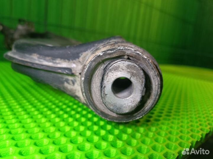 Рычаг подвески нижний передний правый