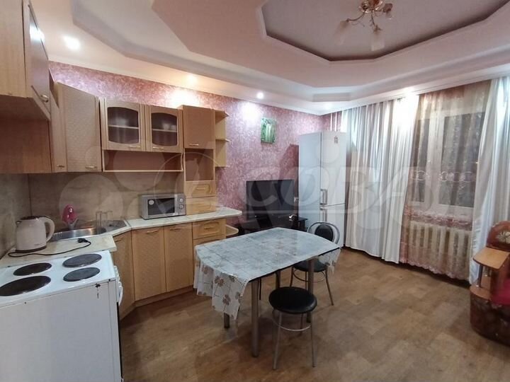 2-к. квартира, 58 м², 1/10 эт.