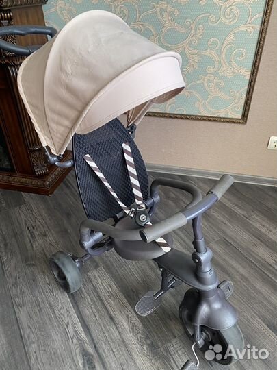 Трехколесный велосипед с ручкой happy baby