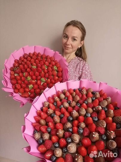 Съедобные букеты из клубники